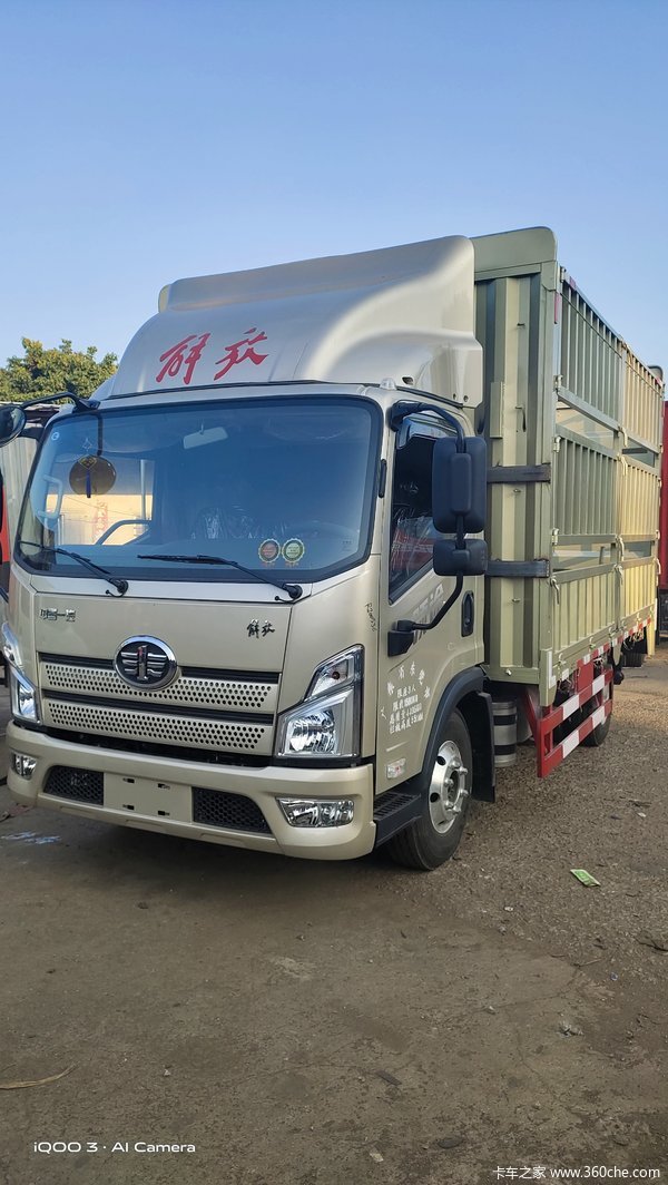 一汽解放领途130马力4x242米单排栏板轻卡国六ca1040p40k56l2e6a84