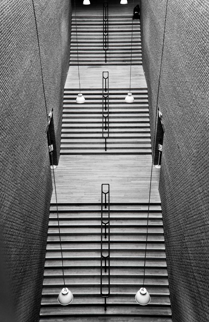 一座建筑的全貌与局部细节有哪些拍摄到位的构图与视角