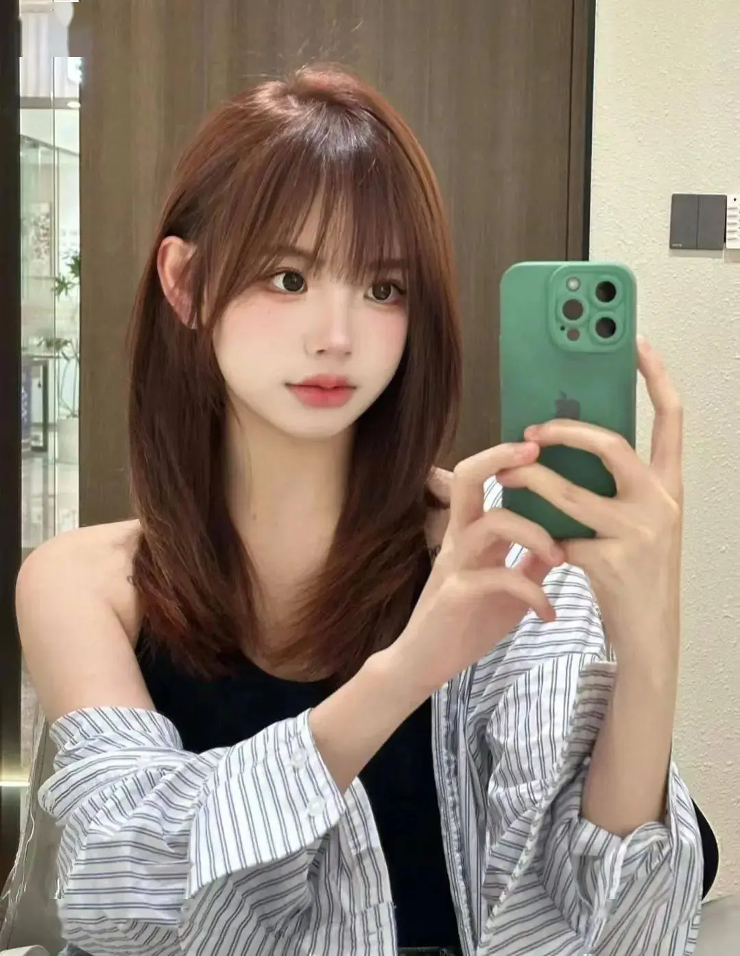 今年流行一种发型叫"锁骨发",洋气减龄显脸小,效果堪比整容_造型_女性