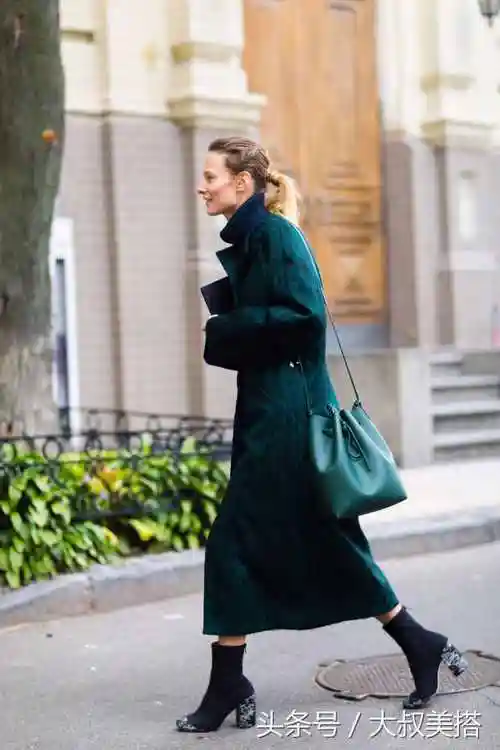 墨绿色配什么颜色好看最难驾驭