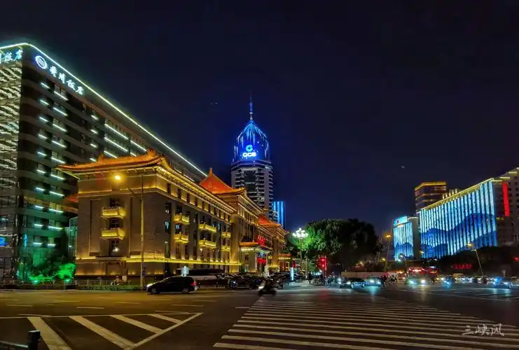 太原迎泽大街的夜景