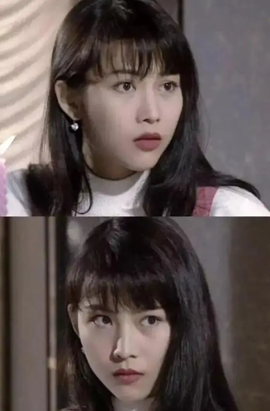 原创蔡少芬晒日常照片一手抱儿子一手炒菜脚踩灶台姿势霸气十足