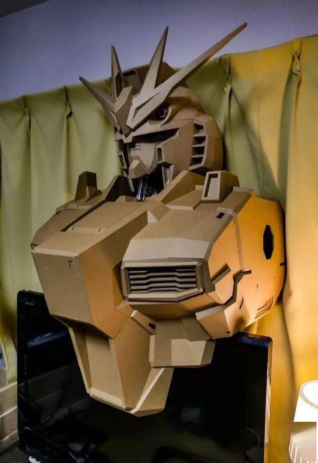 手作瓦楞纸自制高达每一个细节都让你尖叫