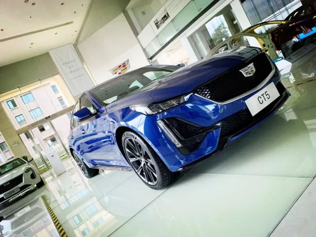 预售价28万起凯迪拉克ct5现车已到店全面接受预定