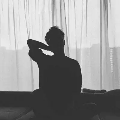 侧脸影子男生头像 好看的黑影唯美照片 - 男生头像 - 潮人个性网