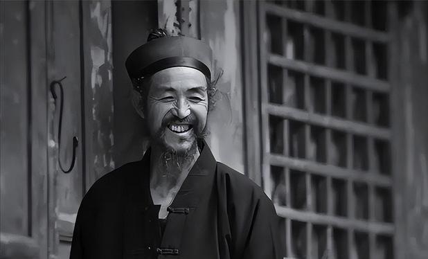 龙虎山老道士给我配置了一副秘传的老实人纵横四海的神奇装备