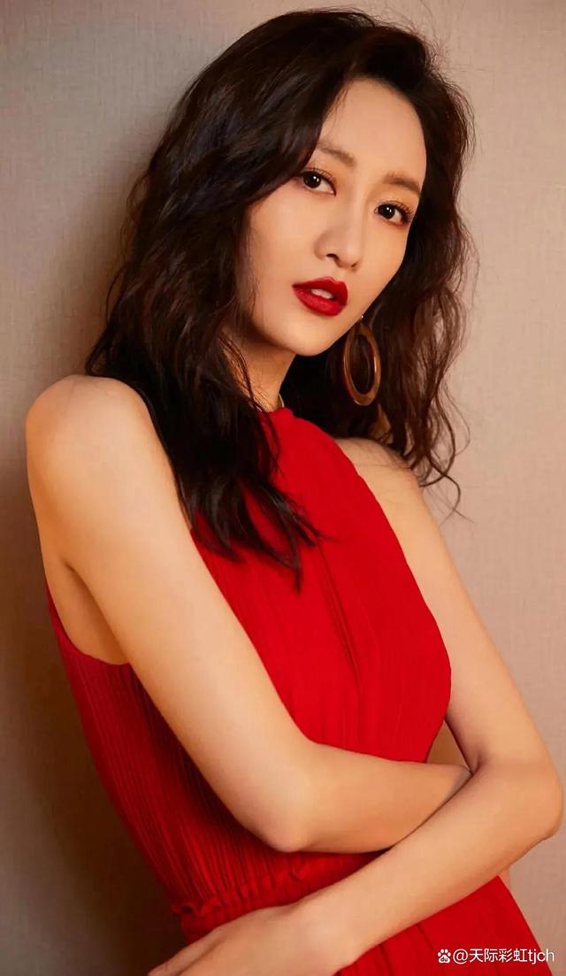 明星沉浮记#,王鸥出生于广西南宁市,她曾参加cctv模特电视大赛全国总