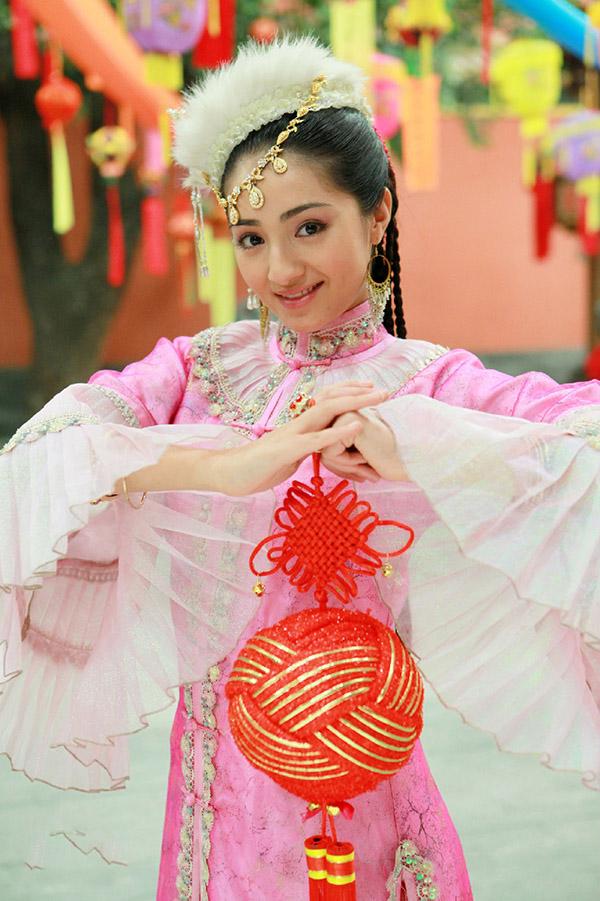 第5,麦迪娜·买买提版香妃,2011《新还珠格格》.