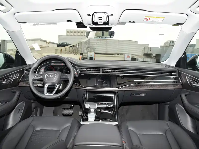 广州地区奥迪q8清仓大甩卖最新报价6818万错过就没有