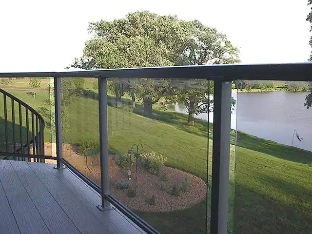 玻璃护栏_铝合金护栏_山东顺达铝业有限公司_铝合金护栏_玻璃护栏