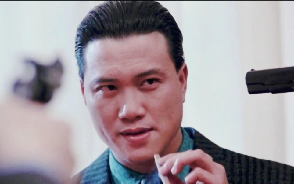 万梓良适合演狠角色,演叼着雪茄的黑帮大佬气场霸道耍横场面够狠_哔哩