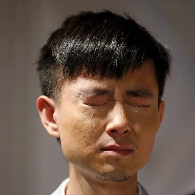 qq头像男生流泪头像男生悲伤的头像