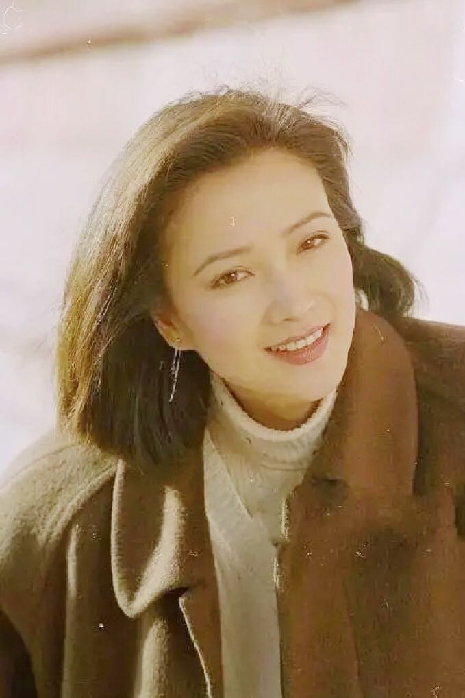 何晴# 分享一组演员何晴的旧照.