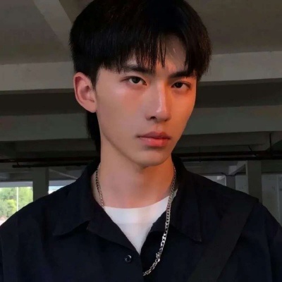 20岁男生照片帅气头像