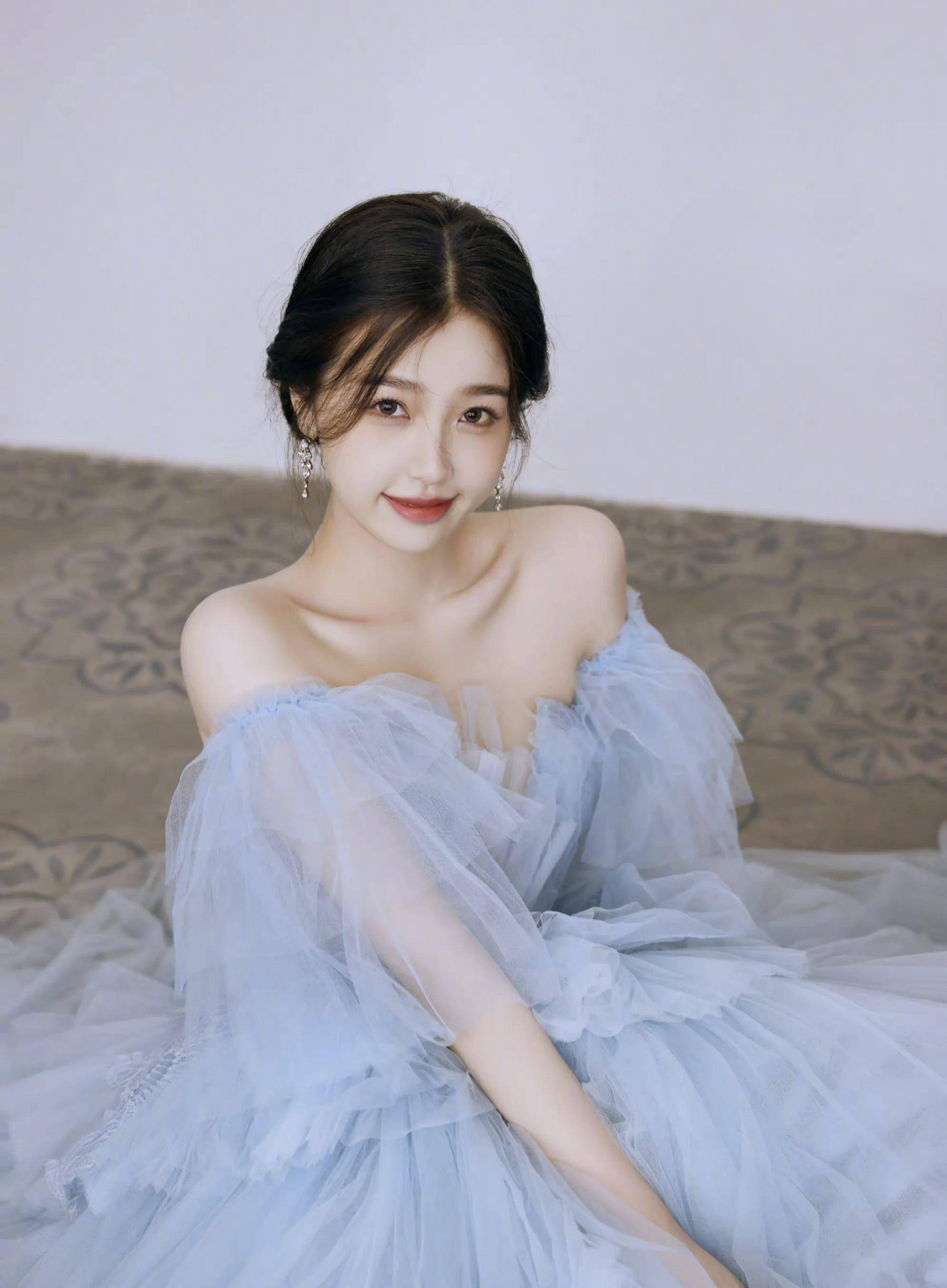 女明星虞书欣写真合集甜美可爱优雅时尚