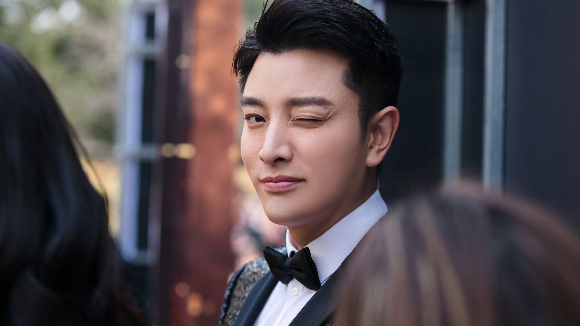 贾乃亮为自己的爱犬取名为马冬梅,直言他家的狗狗气场十足!