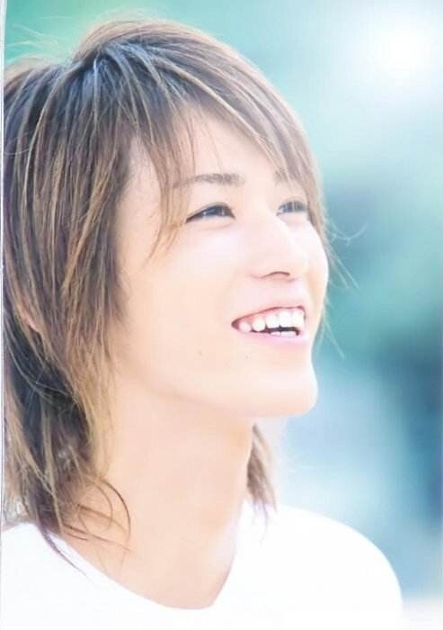 少年～龟梨和也年轻的时候这脸型,这眉眼,这,这,这!哎,就是少年