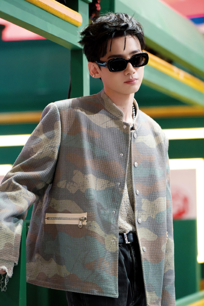 白敬亭汪新陪你过大年##你好星期六全员晒最后一天假期计划##你好