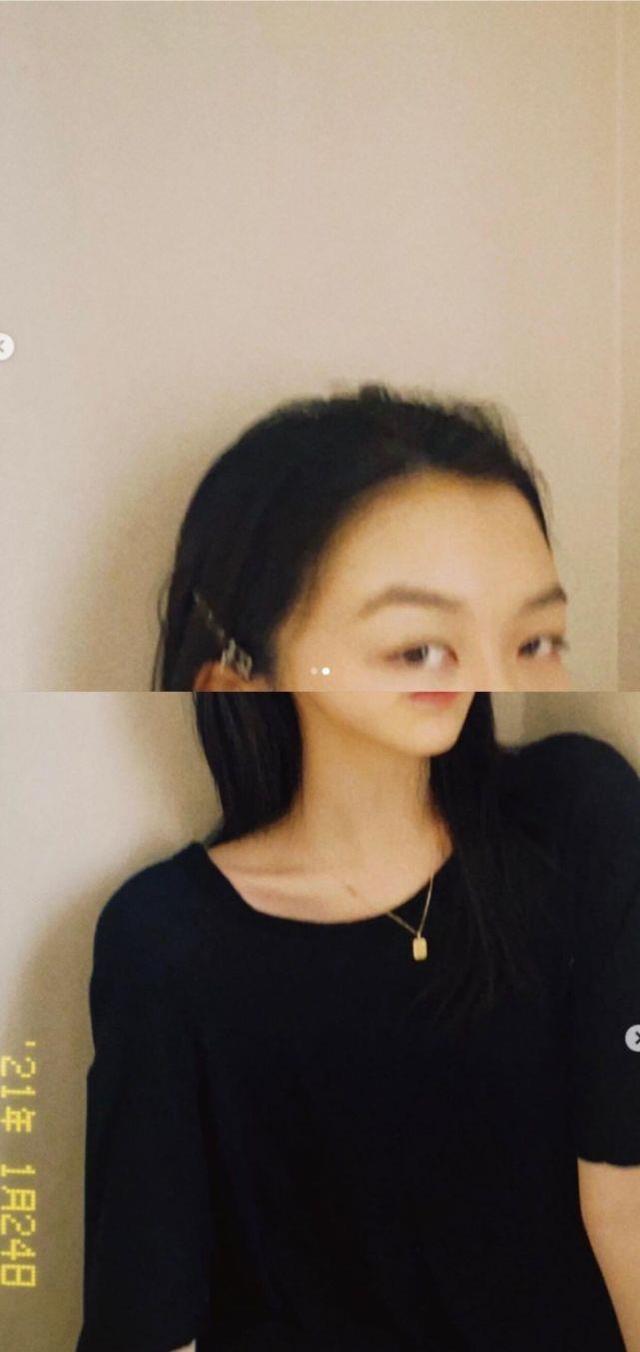 14岁李嫣晒拼接自拍照,刻意裁掉兔唇部位仍不自信,秀香肩锁骨