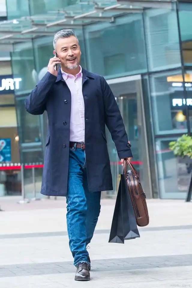 中年男子怎么打扮不显老