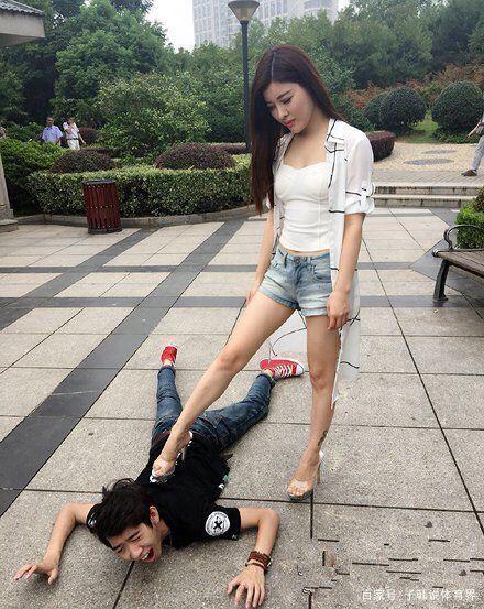 2.现在的男人总是被女人欺负,都没有一点自尊了