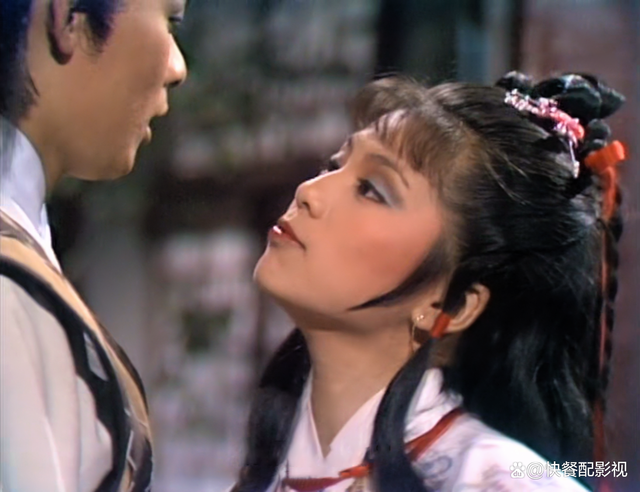 射雕英雄传演员表:黄日华饰郭靖,翁美玲饰黄蓉,苗侨伟饰杨康,杨盼盼饰