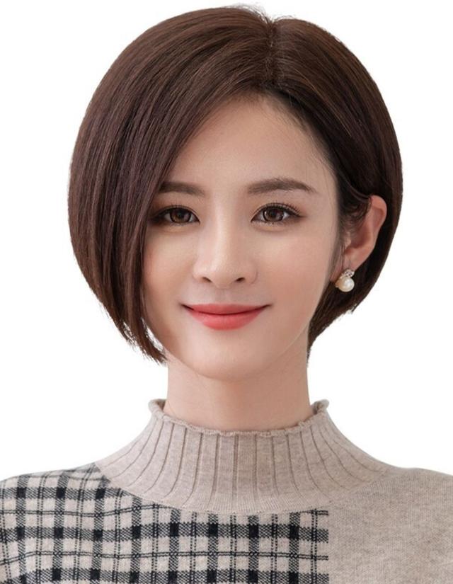 女人到了50岁,尽量避开4种"假洋气,真显老"发型,太影响气质