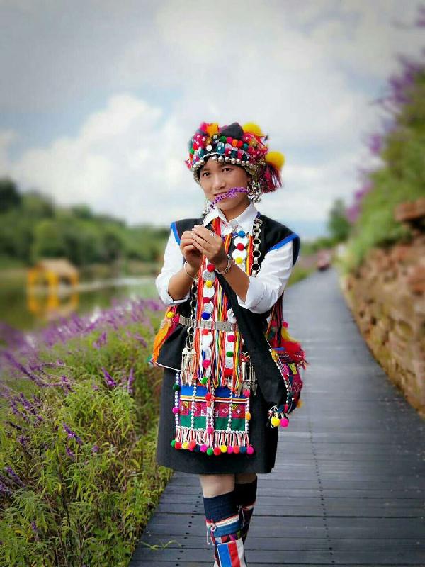 感受哈尼族如火真情