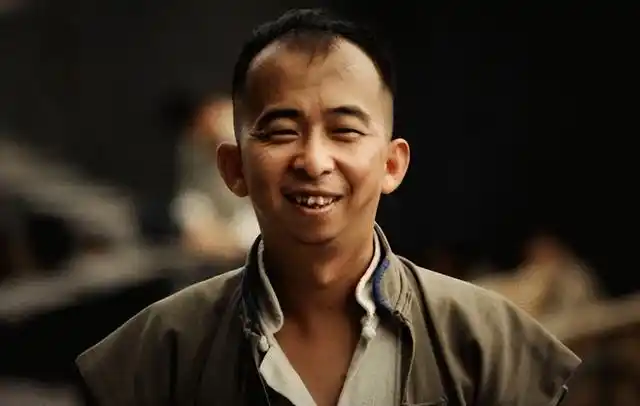 第一丑星巨兴茂娶了美妻用24年逆袭成亿万导演你相信吗