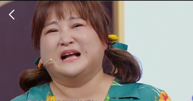 贾玲哭的好伤心再次揭开伤疤讲述见母亲的最后一面