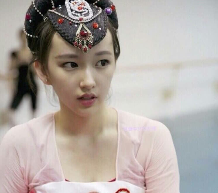 程潇上学照片,简直不要太清纯,网友:颜值女神