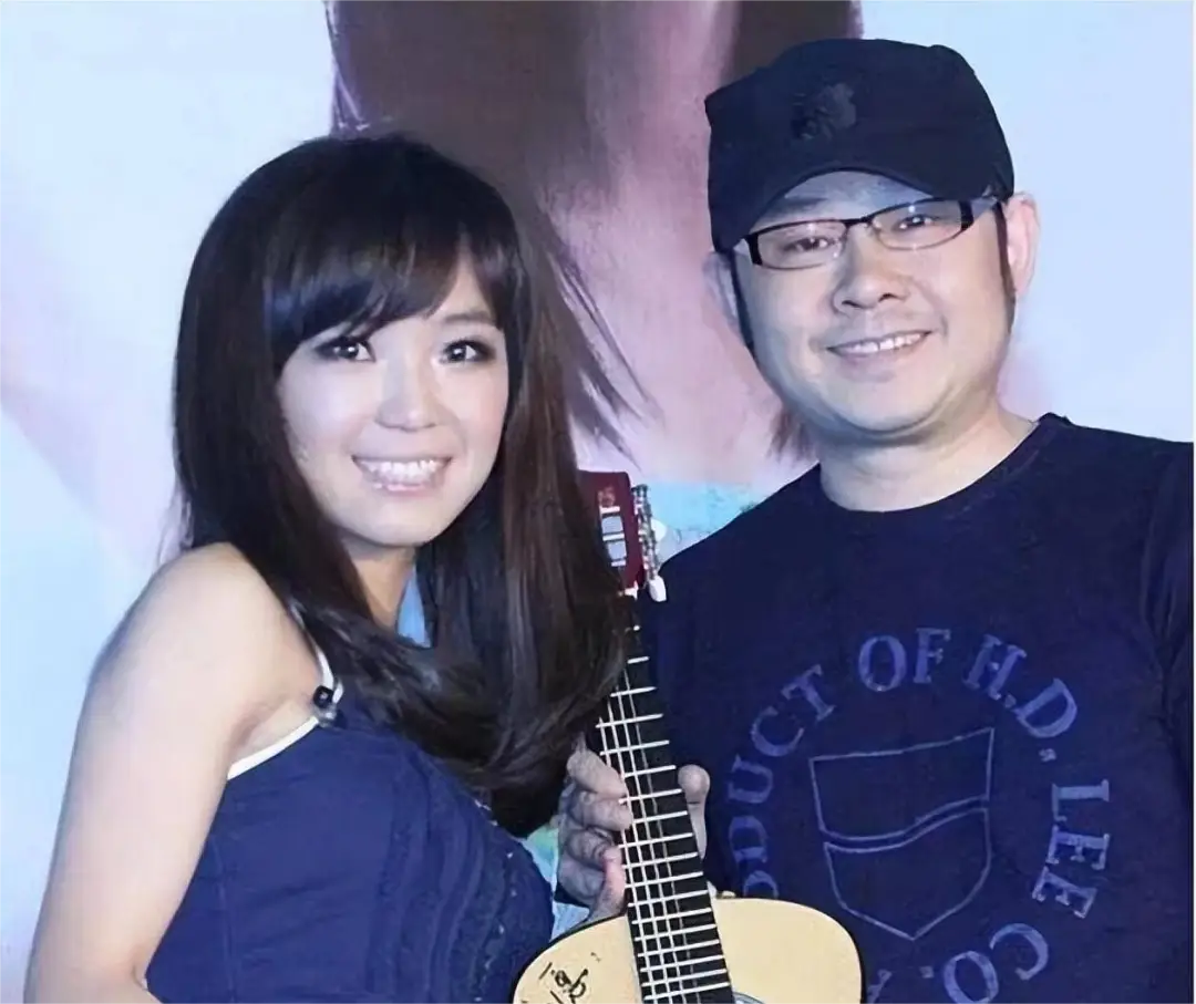 刀郎前妻杨娜:生下女儿40天与富商私奔,丈夫再婚爆红后,她却找上门来