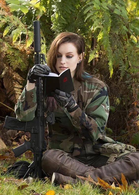 精选好图:持枪美女_特工_美女