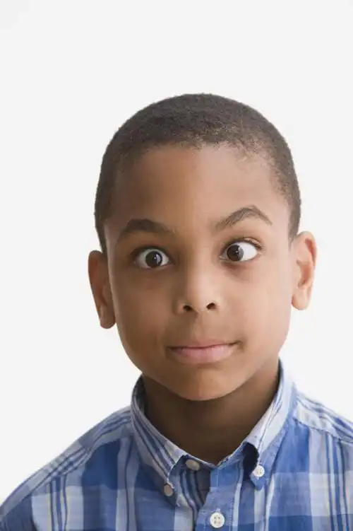 非洲,黑人,欧洲人,瞳孔,仅一个男性,仅一个人,服装,注视,肩膀,小孩