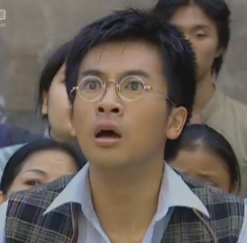 27岁时的苏有朋在《情深深雨蒙蒙》中饰演杜飞一角,剧中的他简直就是