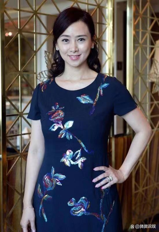 在娱乐圈,新面孔层出不穷,让很多老一辈的女演员逐渐淡出了观众的视线