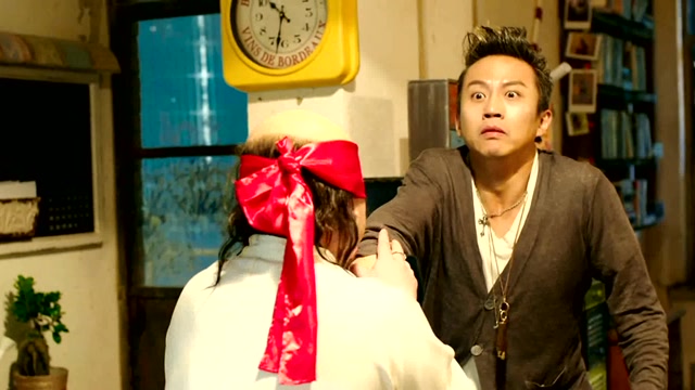 分手大师:唐大师蒙住眼睛,玩捉迷藏,梅远贵想趁机逃跑