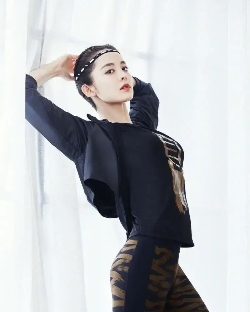 古力娜扎健身照片,翘臀美腿好性感!_身材_瑜伽_紧身