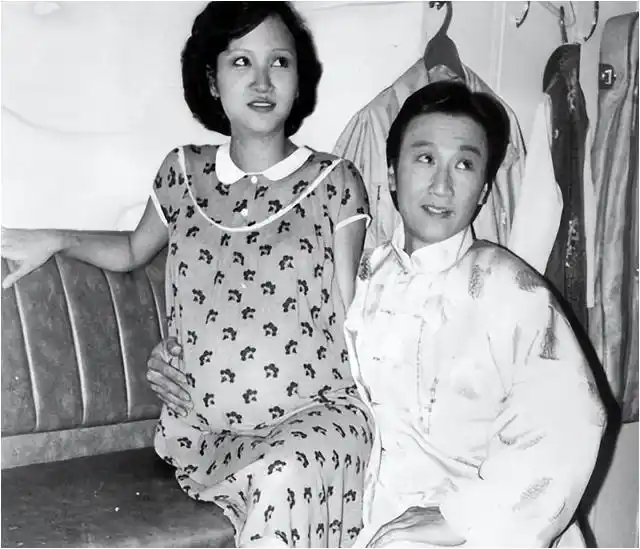 狄波拉为爱甩美国富豪牵手小11岁丈夫如今恩爱如初