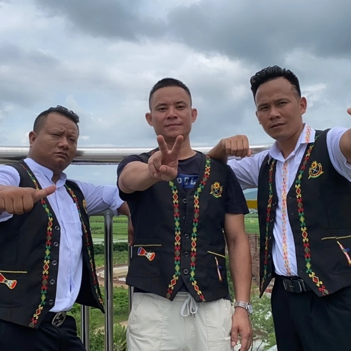 就追_云南三怪__高音质在线试听_有梦你就追歌词|歌曲下载_酷狗音乐有