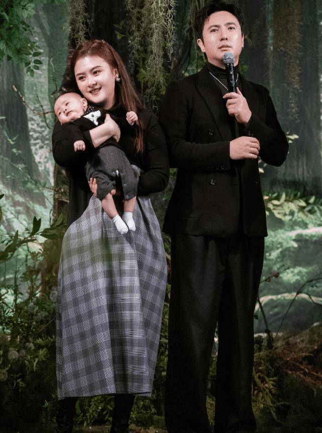 对于沈腾的妻子来说,其实年轻时候的她也是一位知名的女演员,只不过她