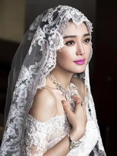 秦岚婚纱造型