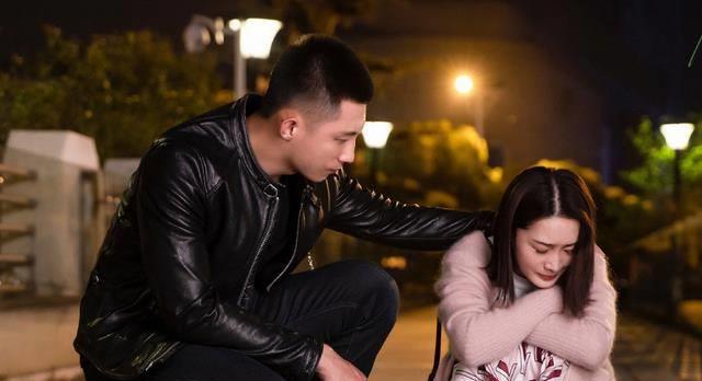 李沁拍《爱上特种兵》,与黄景瑜组cp磕坏人,网友仍在线等好消息_时候