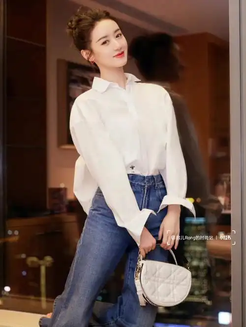 袁冰妍衬衫搭配牛仔裤