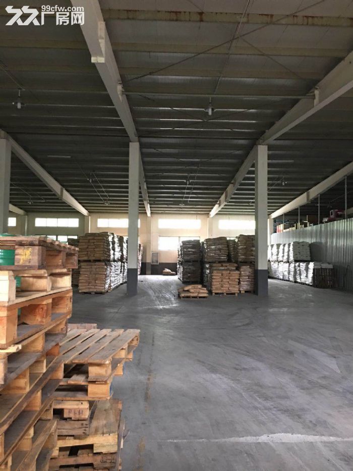 松江区石湖荡镇层高8米全单层厂房仓库出租,可架行车
