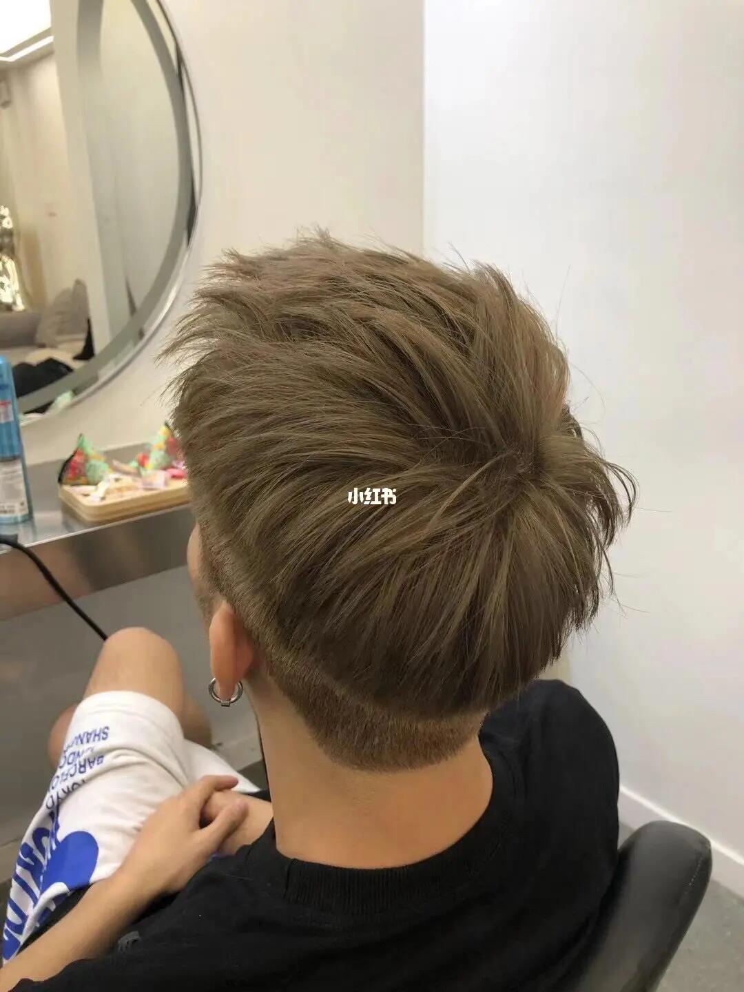 轻微褪色 超显白的奶茶棕色谁染谁好看 不挑肤色北京烫发 北京染发