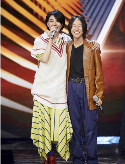 王菲前夫窦唯:两次失婚两个女儿,两份嫁妆背后是满满父爱_音乐_时候