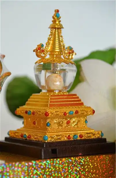 两枚本师释迦牟尼佛的真身舍利子——佛骨舍利,佛金刚舍利落户正觉寺