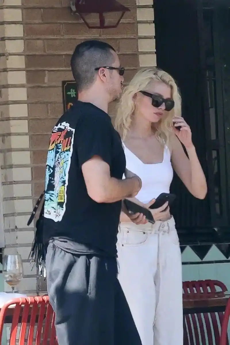 超模stellamaxwell街拍