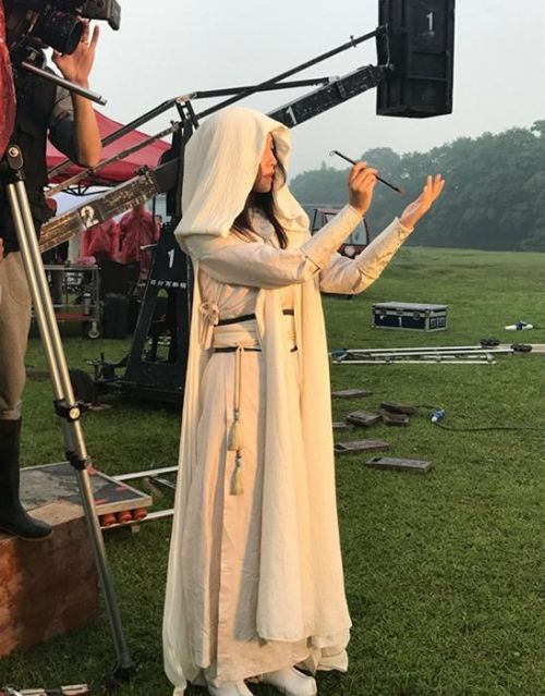 丁子玲饰演神秘的灵魂人物